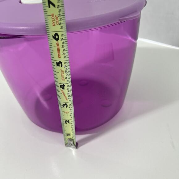 NEW Tupperware Microwave Round Rock N Serve 3.3L 3.5 qtr Purple Sheer With Lid - Picture 12 of 12